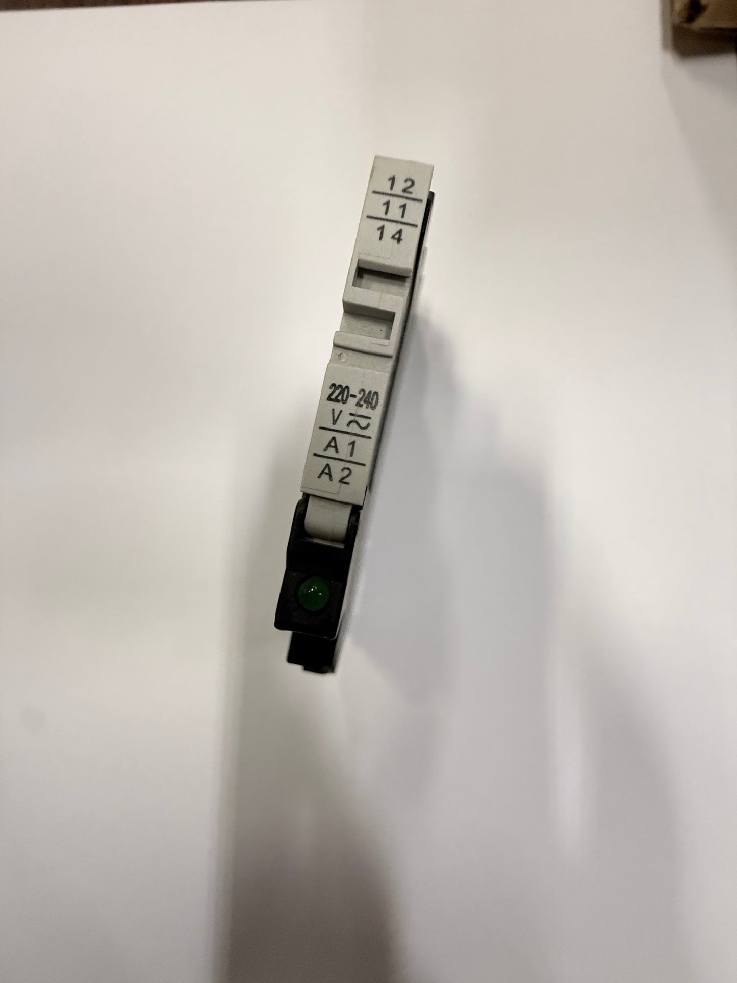 IDEC, RV8H-L-AD220